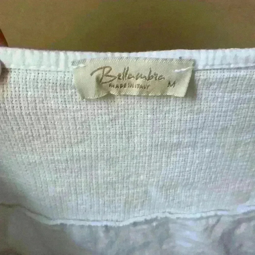 Bellambia short sleeved white linen top Medium - Picture 2 of 4